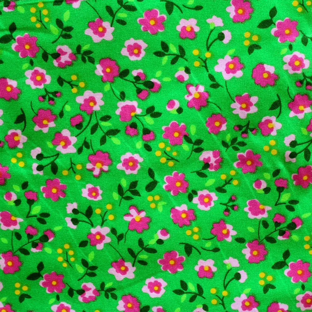 Tela Roma Estampada Toques de Rosas Modatelas